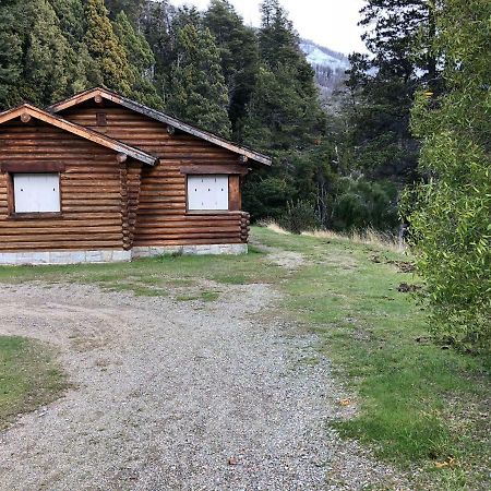Hosteria Futalaufquen Lago Futalaufquen 外观 照片