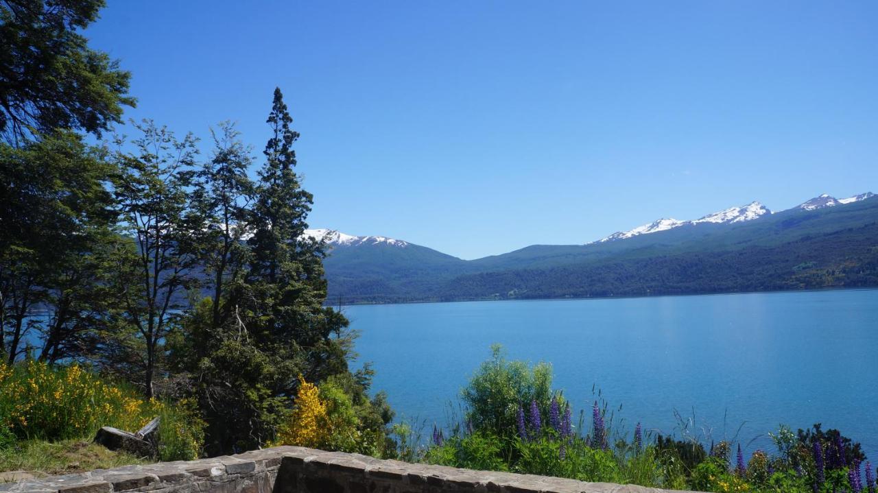 Hosteria Futalaufquen Lago Futalaufquen 外观 照片